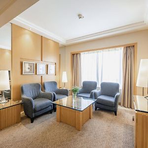 One-Bedroom King Suite